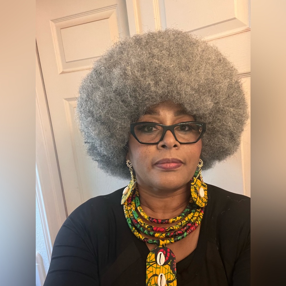 Meet your Posher, Rita